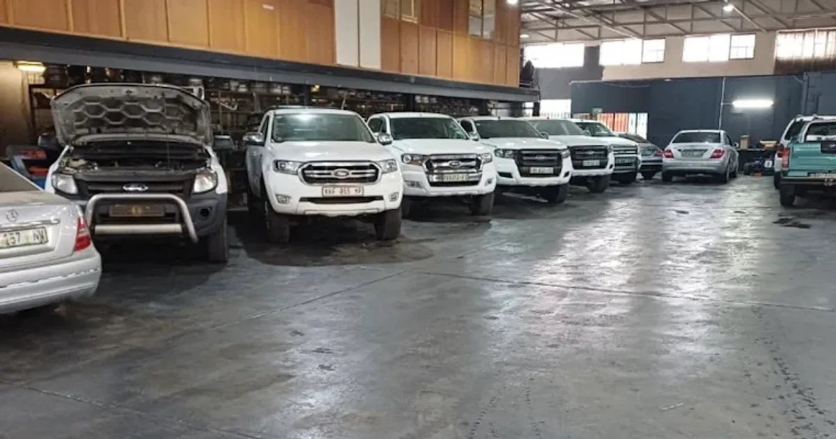 SS Workshop & Fitment Centre background
