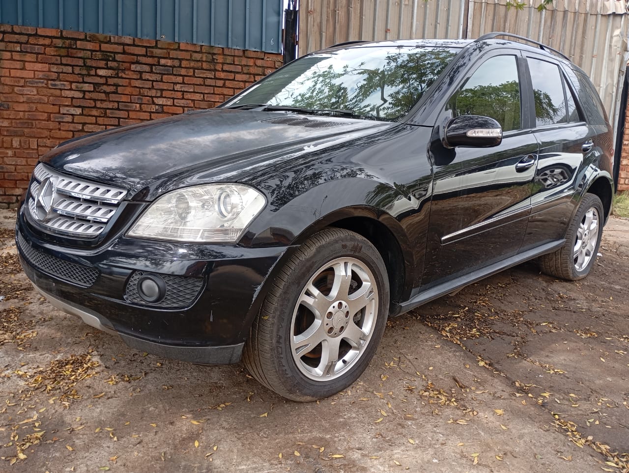 2008 Mercedes-Benz ML 500 view 5