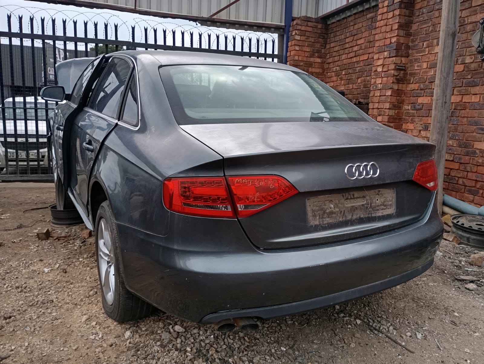 2012 Audi A4 view 5