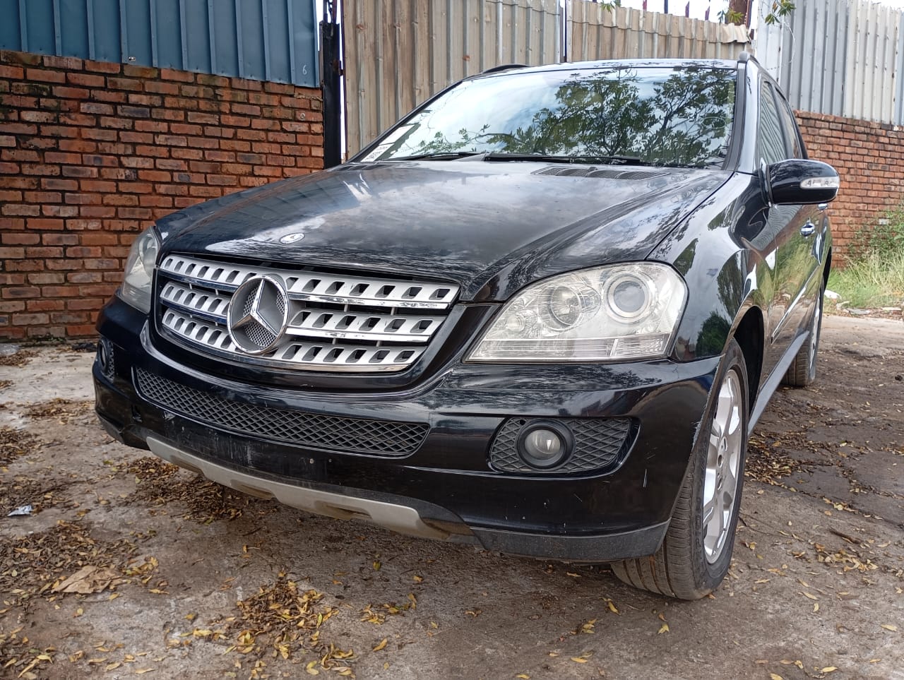 2008 Mercedes-Benz ML 500 view 6
