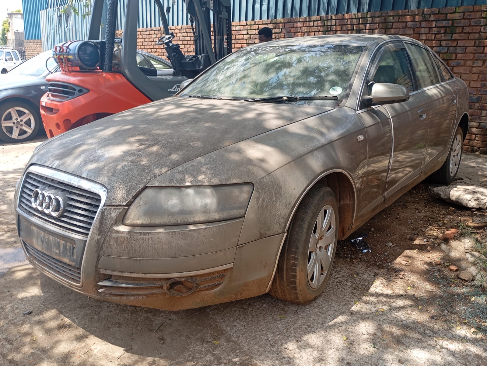 2004 Audi A6 view 12