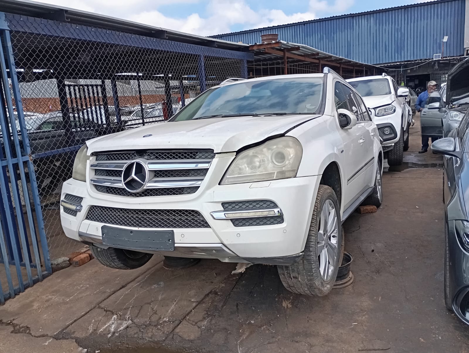 2009 Mercedes-Benz GL 350 view 6