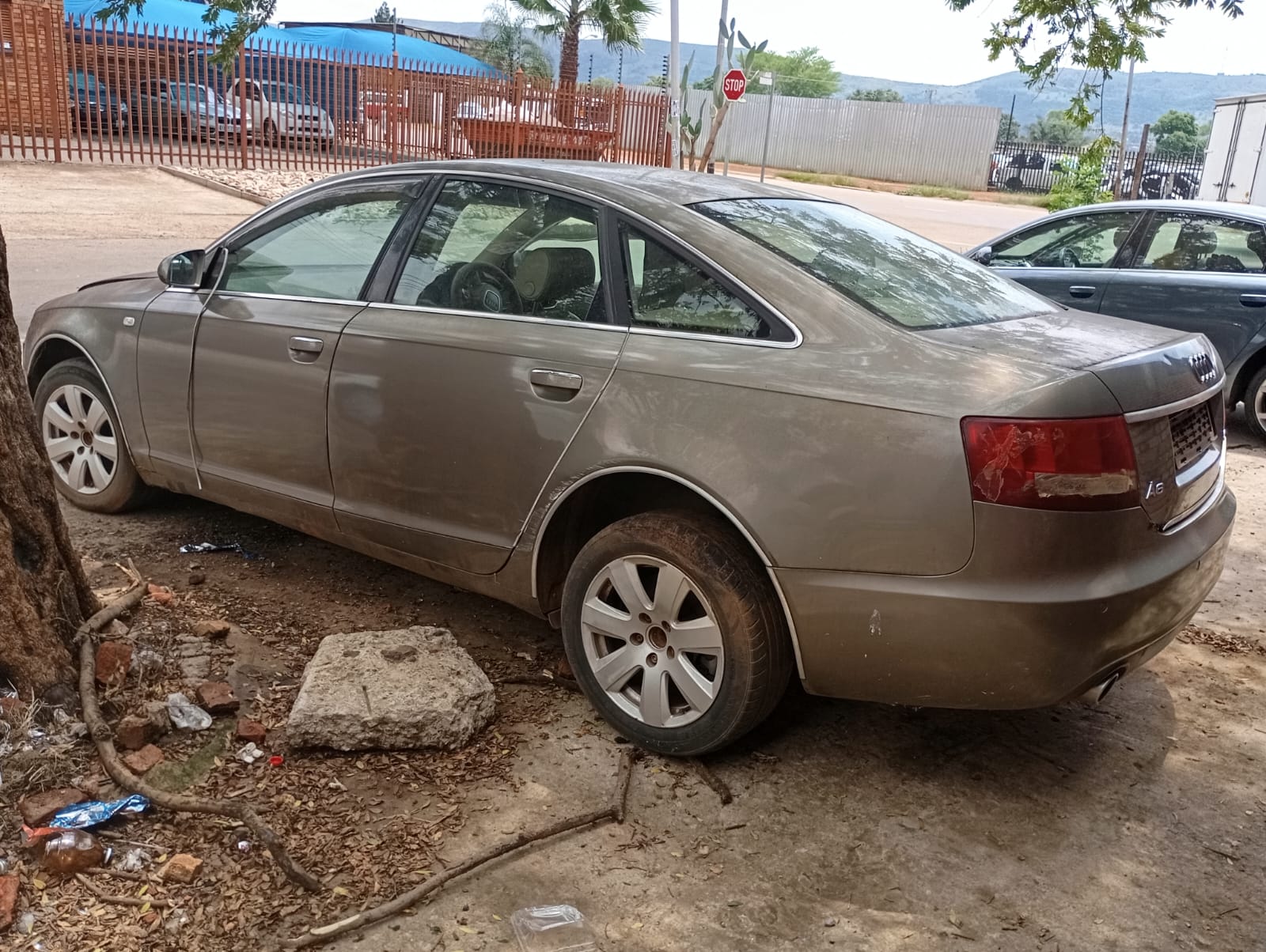 2004 Audi A6 view 4
