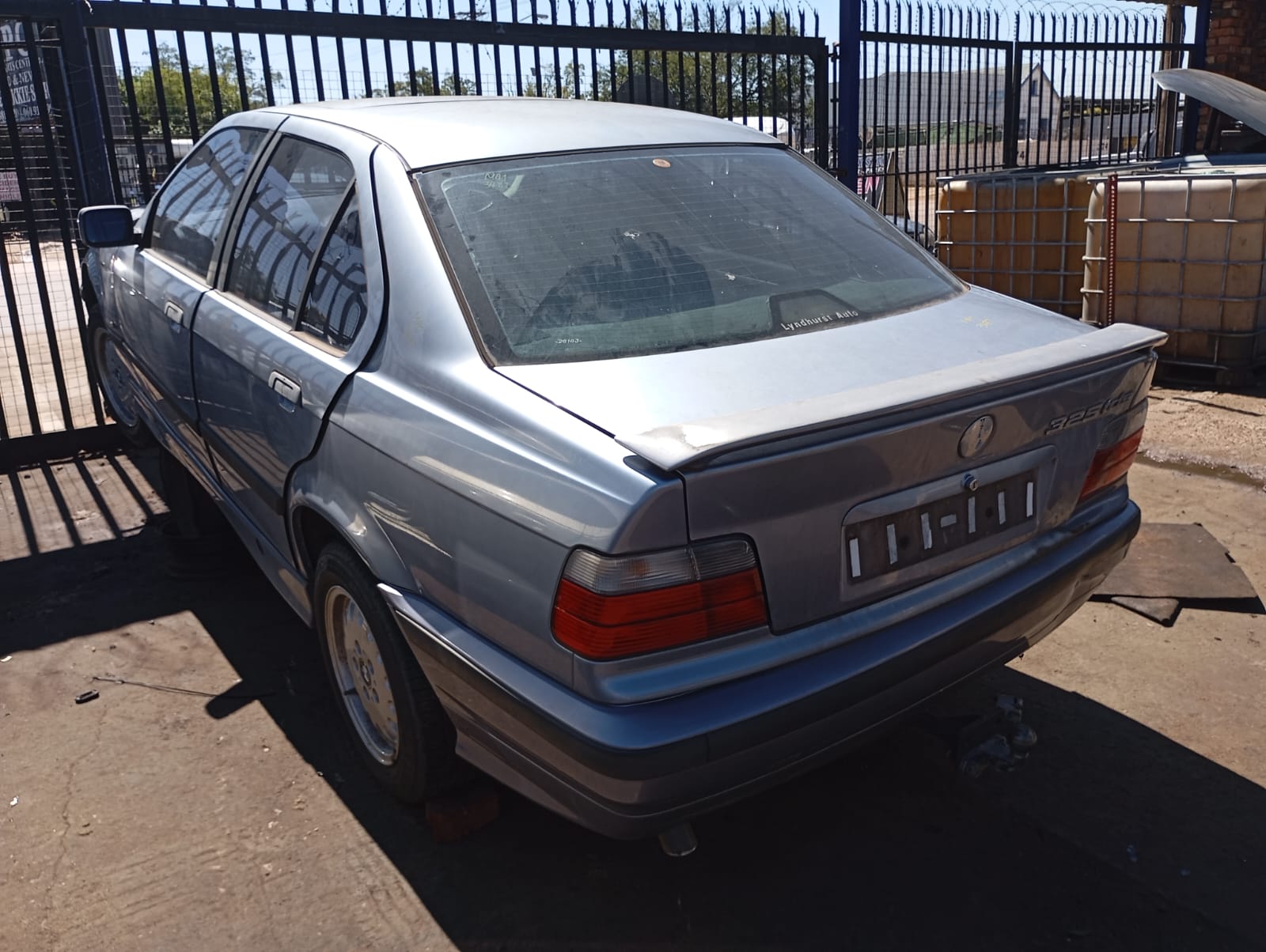 1998 BMW 325TDS view 5