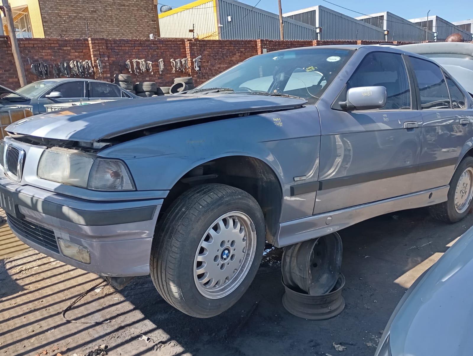 1998 BMW 325TDS view 7