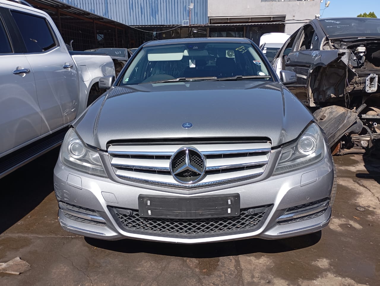 2013 Mercedes-Benz C 200 view 12