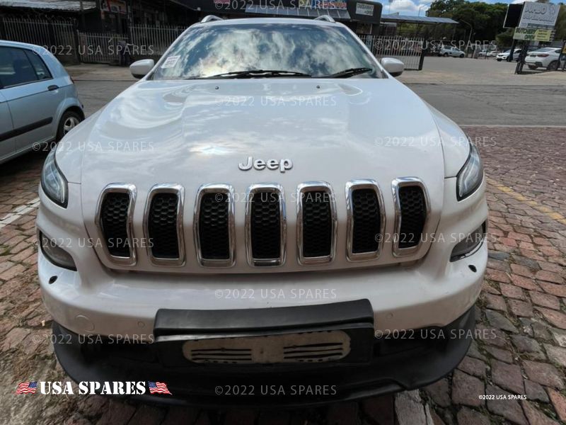 2015 Jeep Cherokee  view 3