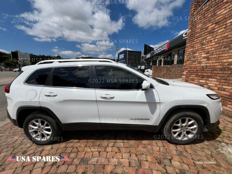 2015 Jeep Cherokee  view 6