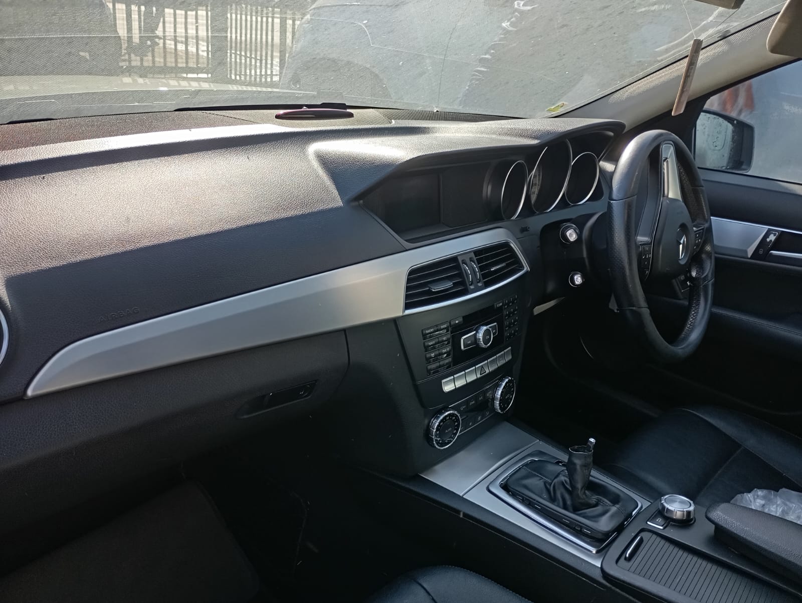 2013 Mercedes-Benz C 200 view 3