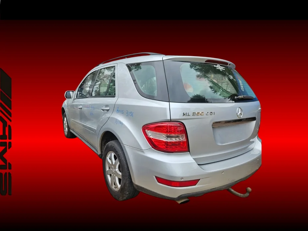 2009 Mercedes ML 350  view 3