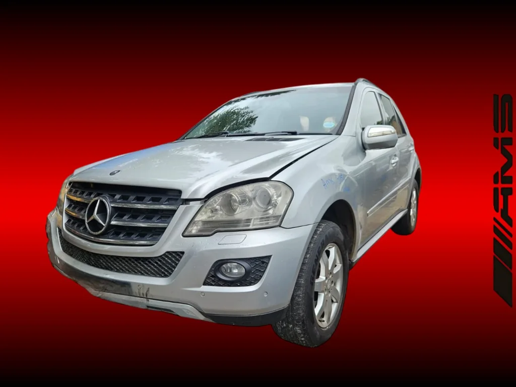 2009 Mercedes ML 350  view 4
