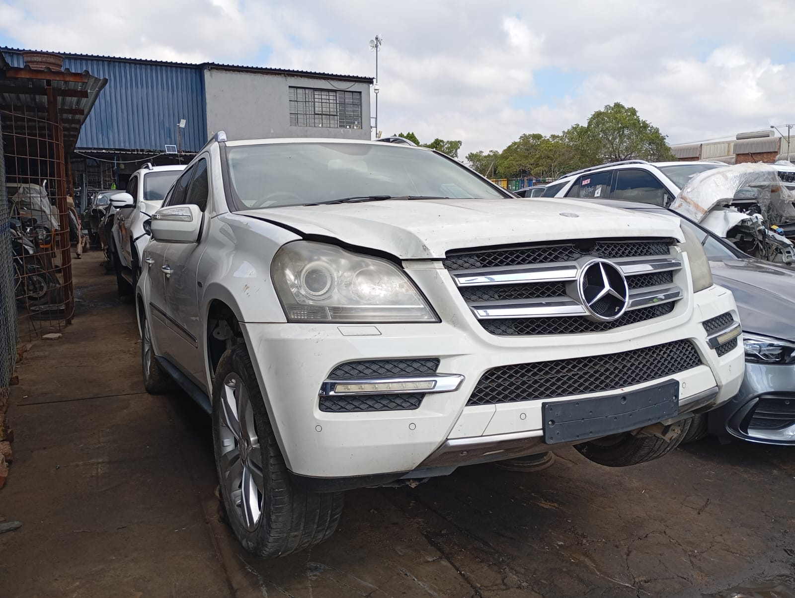 2009 Mercedes-Benz GL 350 view 5