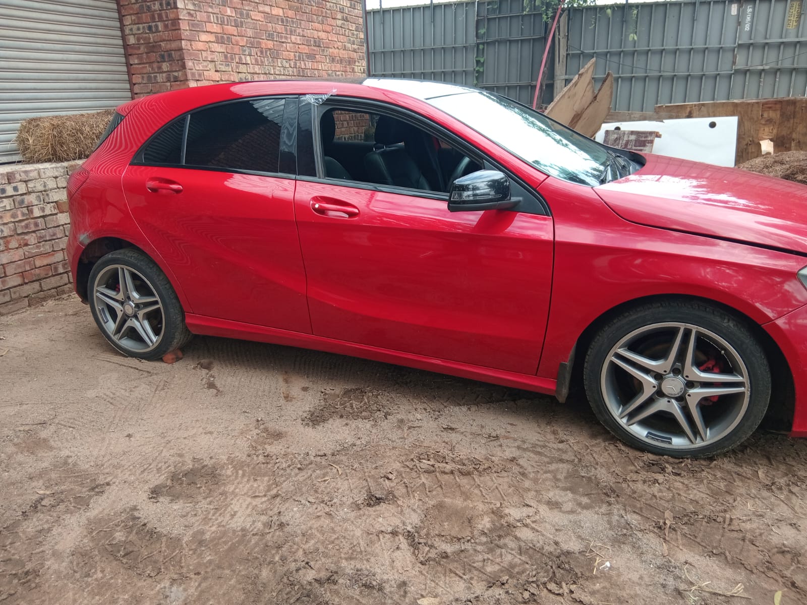 2013 Mercedes-Benz A180 view 4