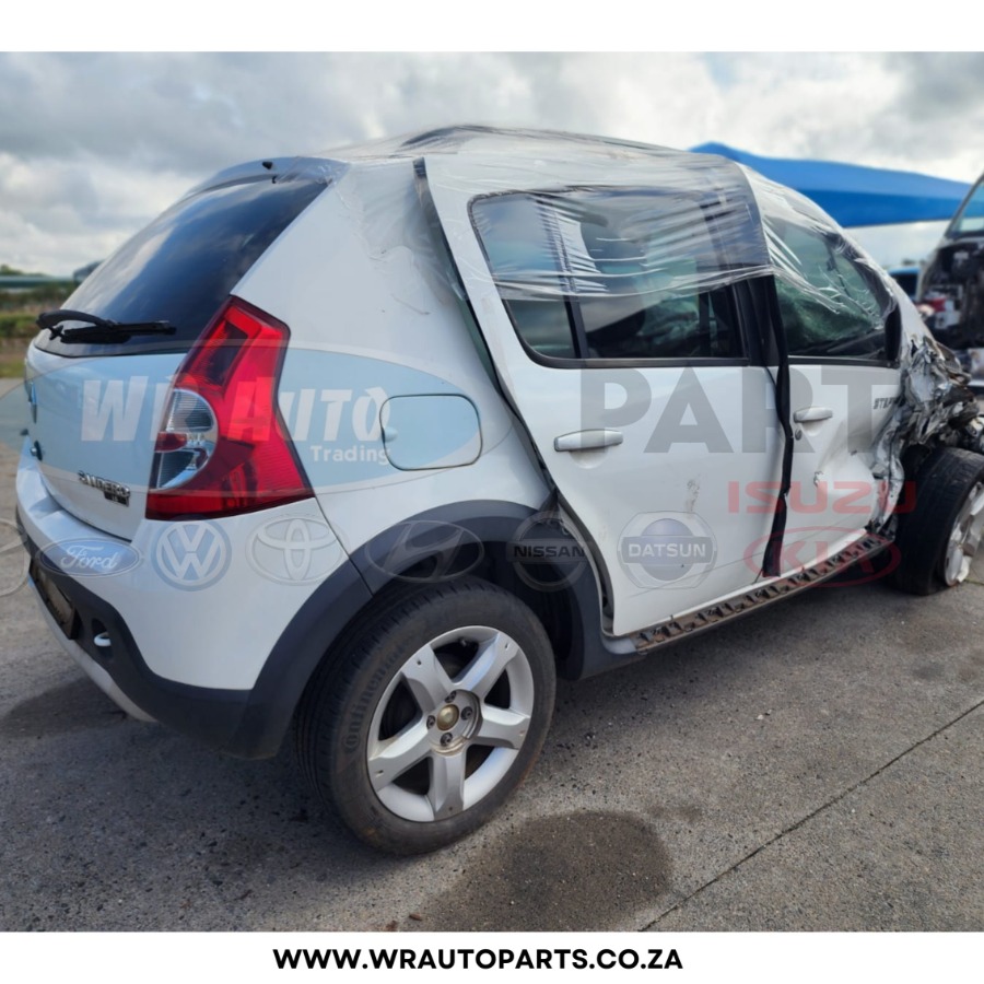 2013 Renault Sandero  view 3