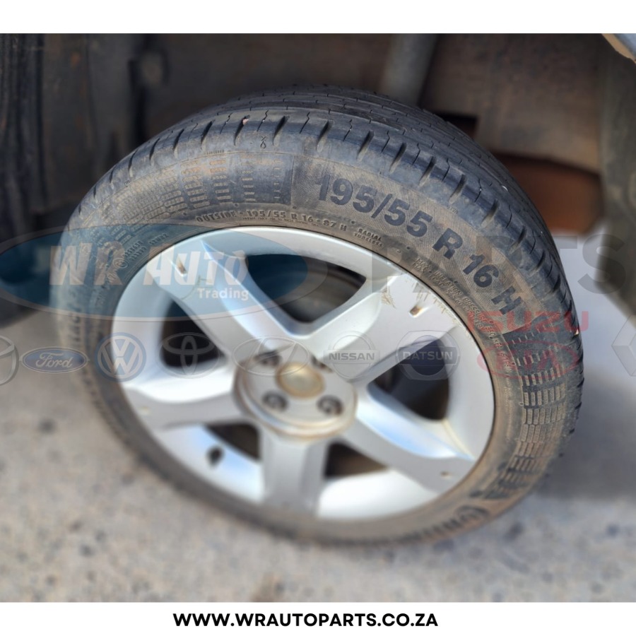 2013 Renault Sandero  view 8