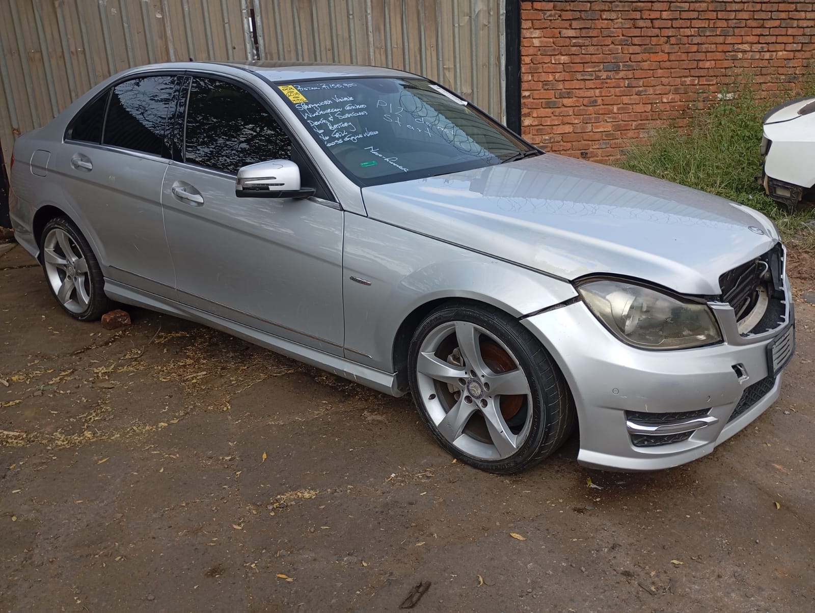 2013 Mercedes-Benz C200 view 6
