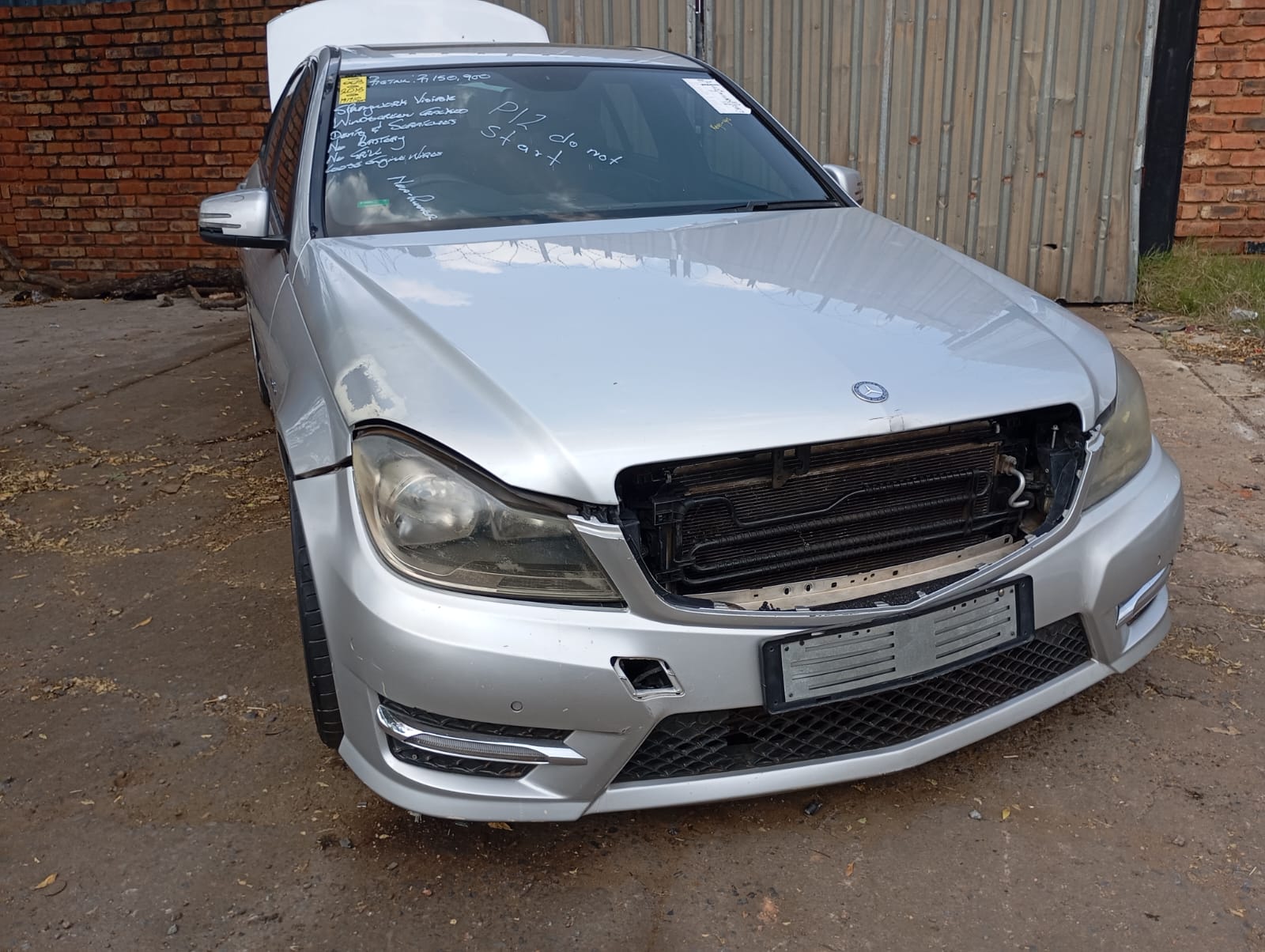 2013 Mercedes-Benz C200 view 9