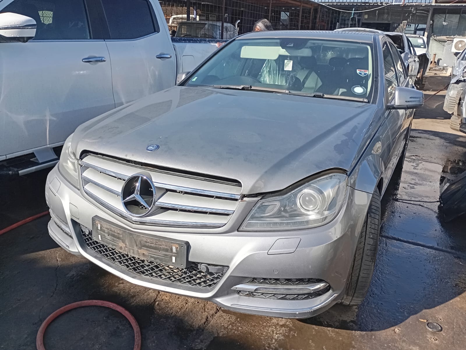 2013 Mercedes-Benz C 200 view 4