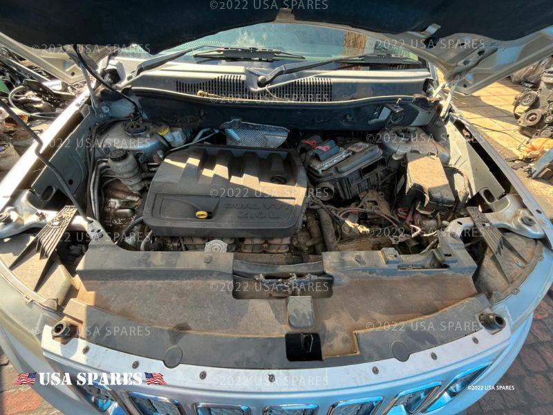 2014 Jeep Compass  view 5