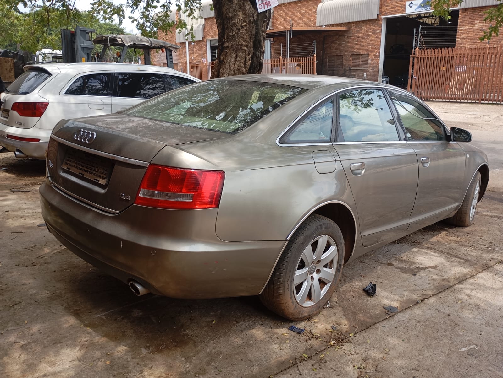 2004 Audi A6 view 3