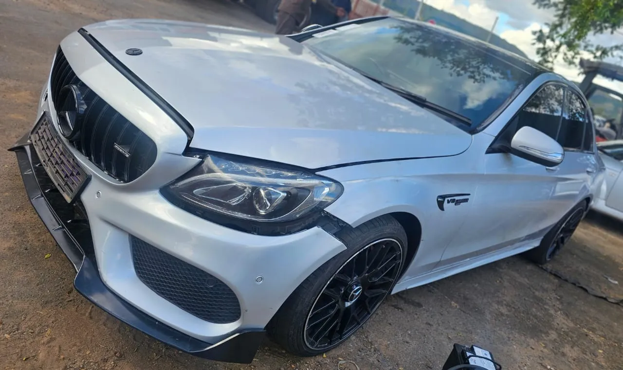 2016 Mercedes-Benz C250d view 3