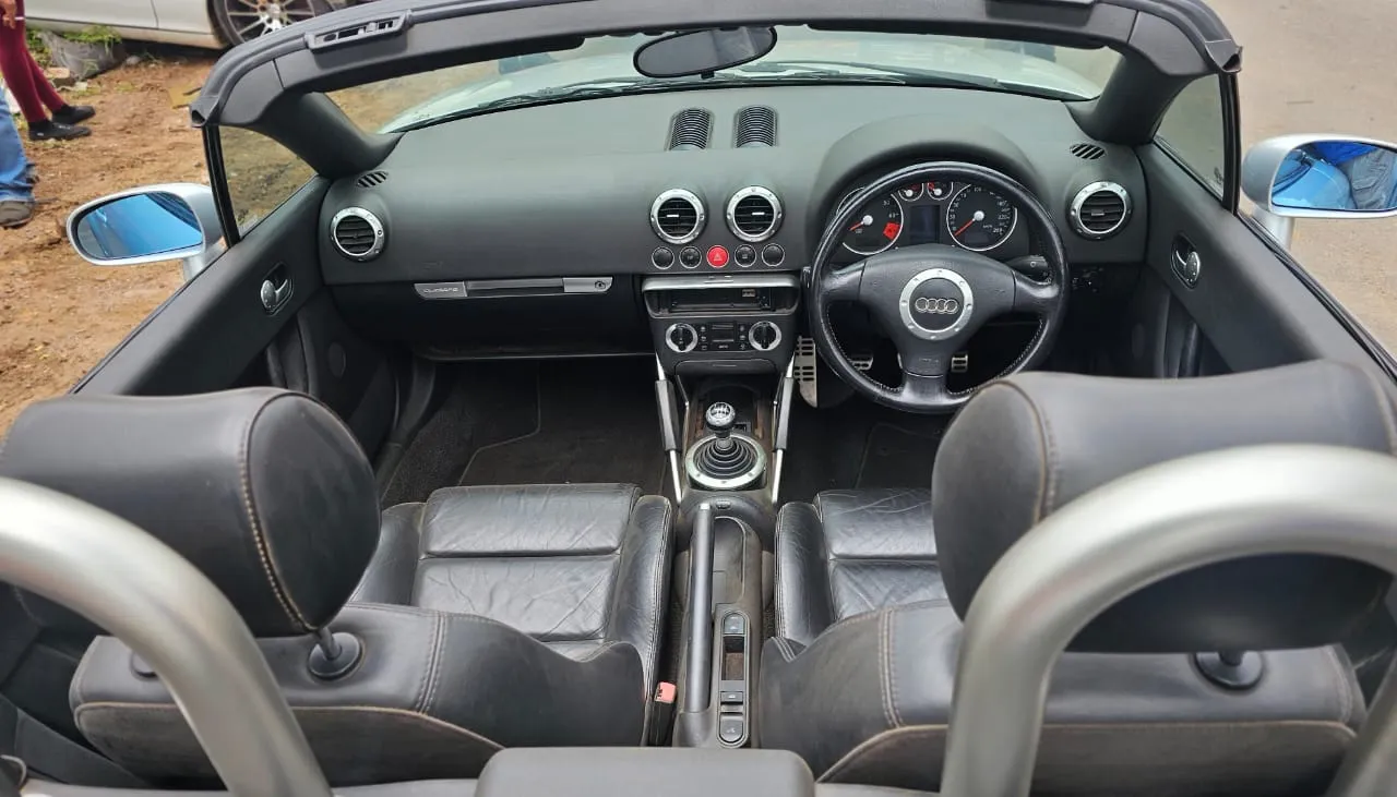2001 Audi TT view 2