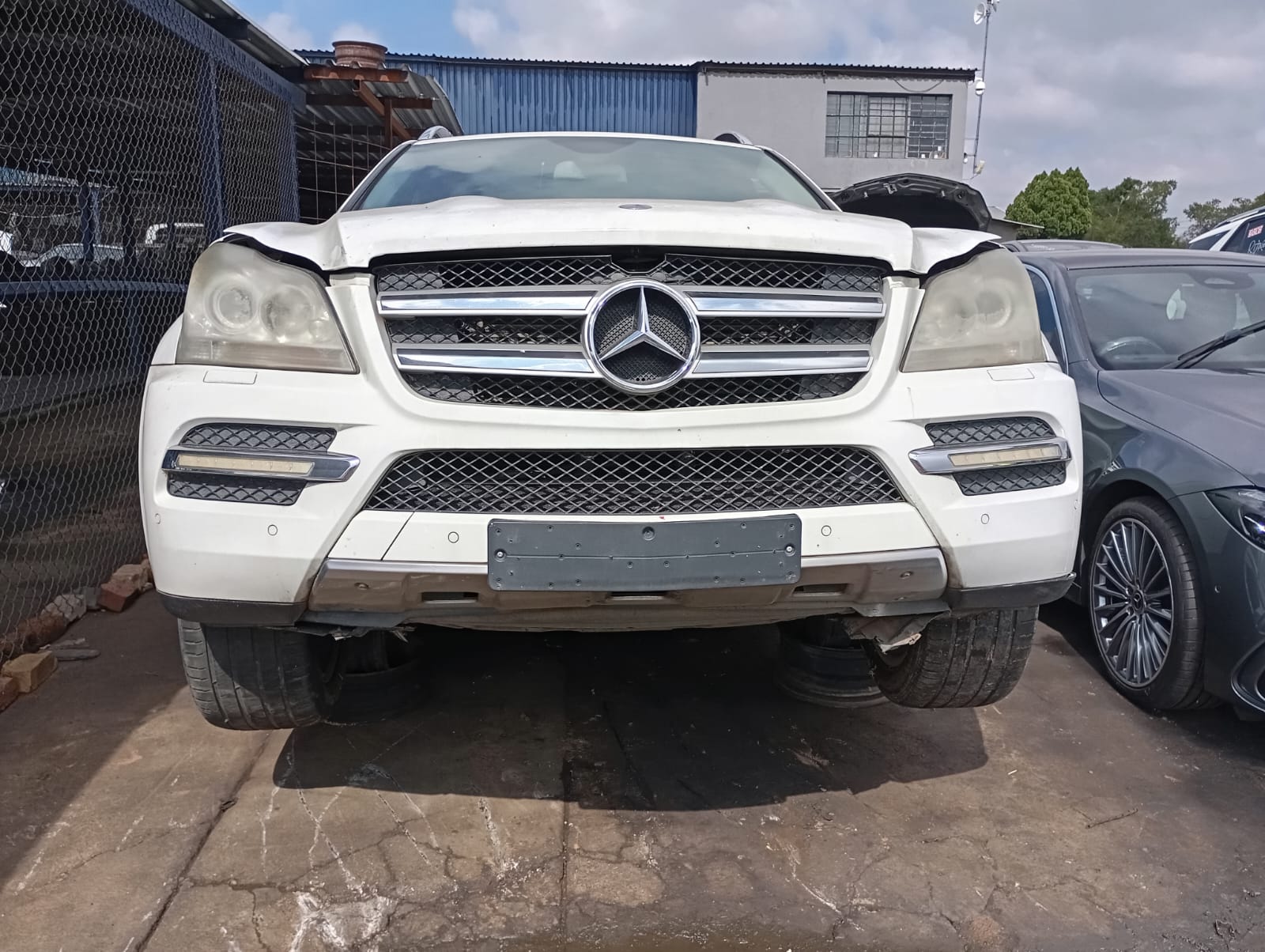 2009 Mercedes-Benz GL 350 view 9