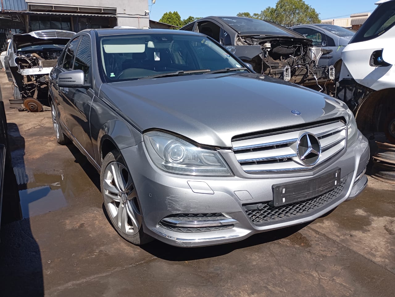 2013 Mercedes-Benz C 200 view 11