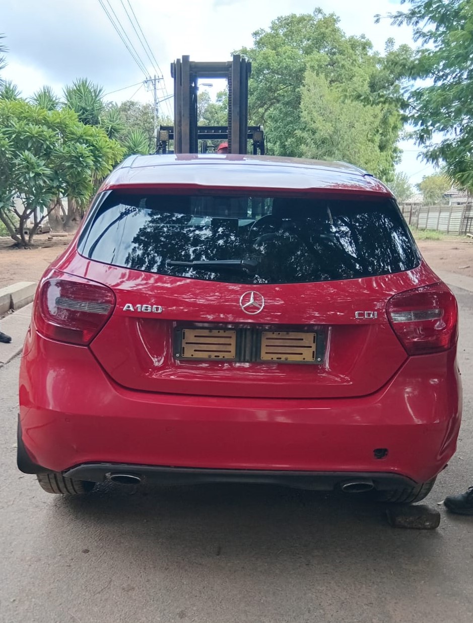 2013 Mercedes-Benz A180 view 6