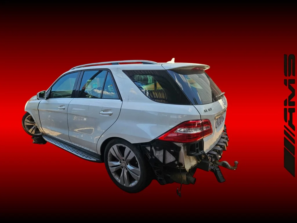 2014 Mercedes ML63 AMG  view 4