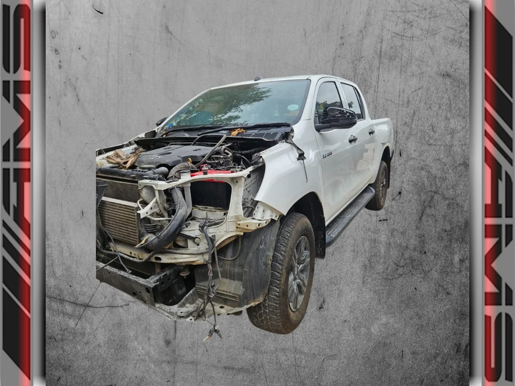 2021 Toyota Hilux Raider view 2