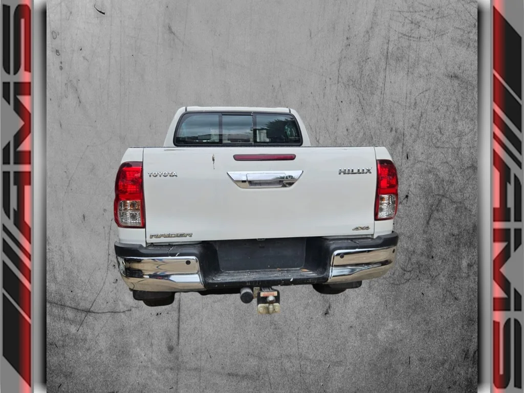 2021 Toyota Hilux Raider view 5