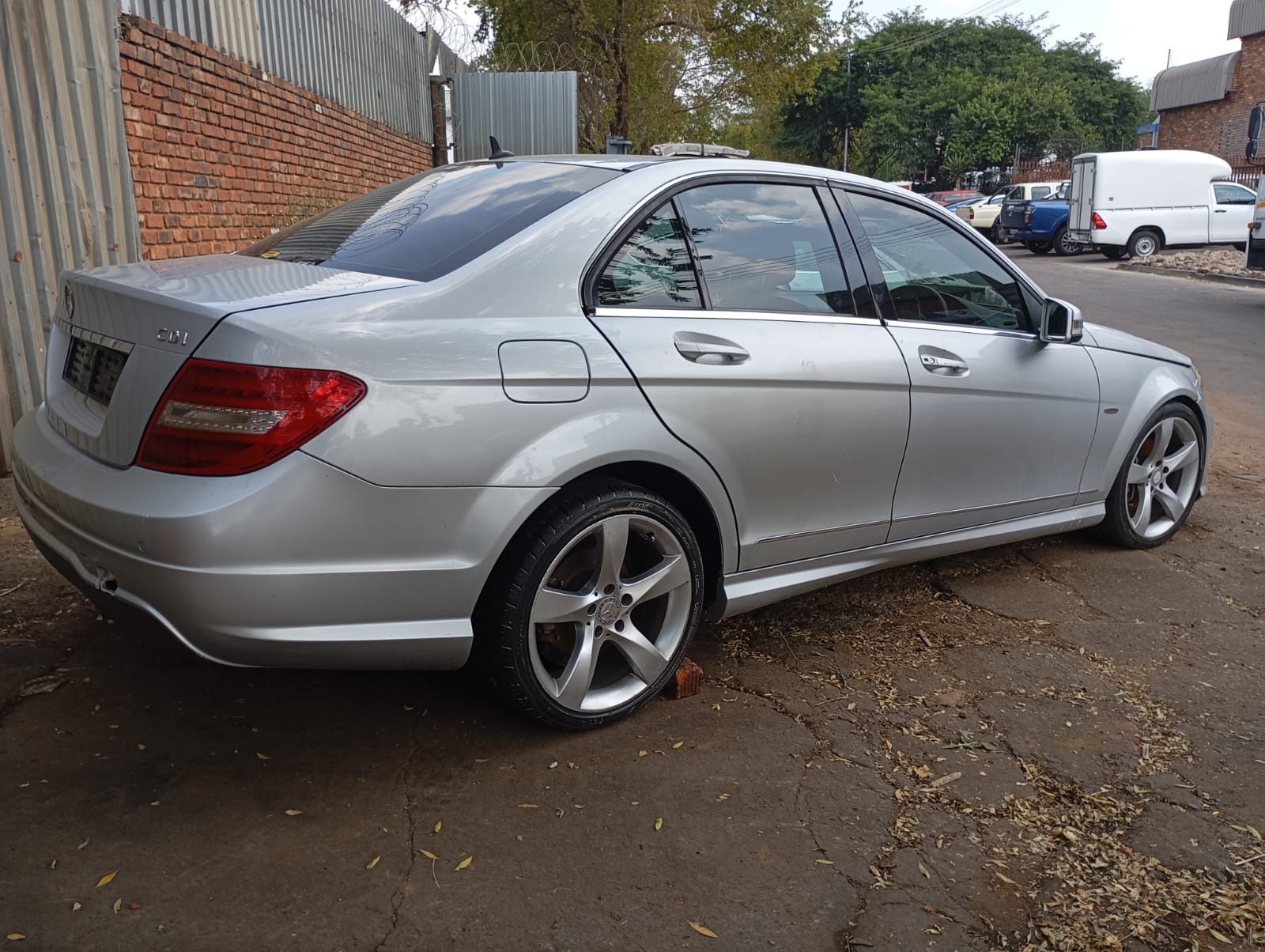 2013 Mercedes-Benz C200 view 8