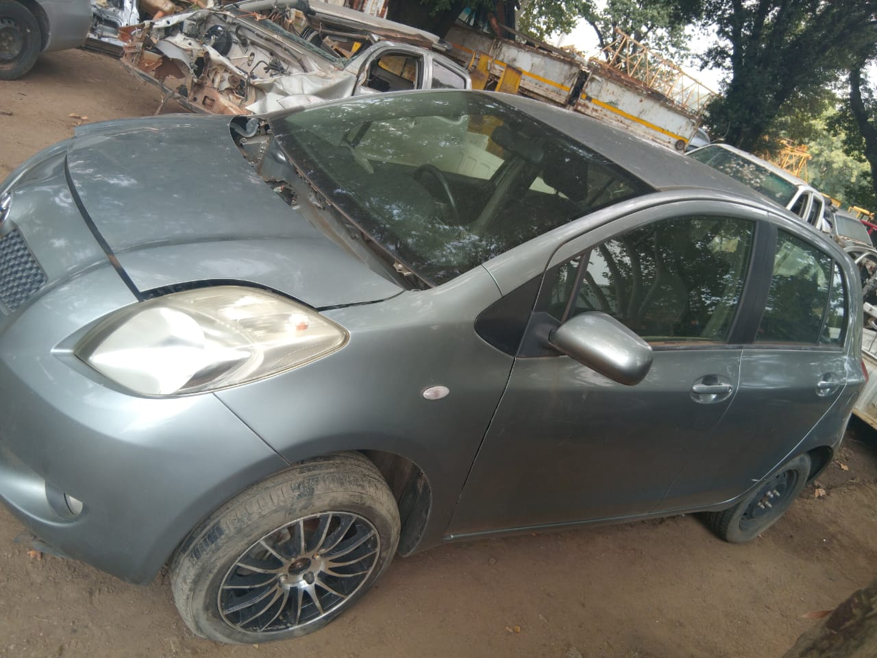 2006 Toyota YARIS view 5