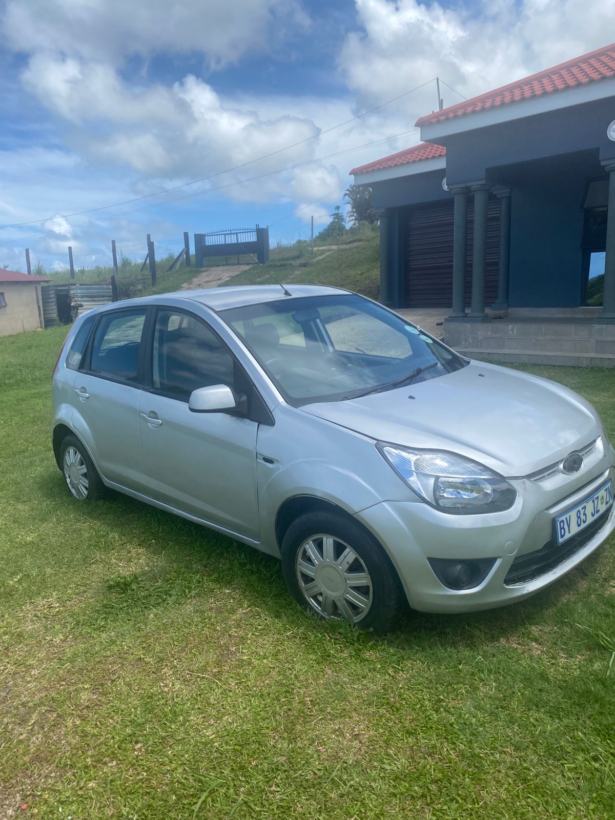 2014 Ford Figo - Photo 2