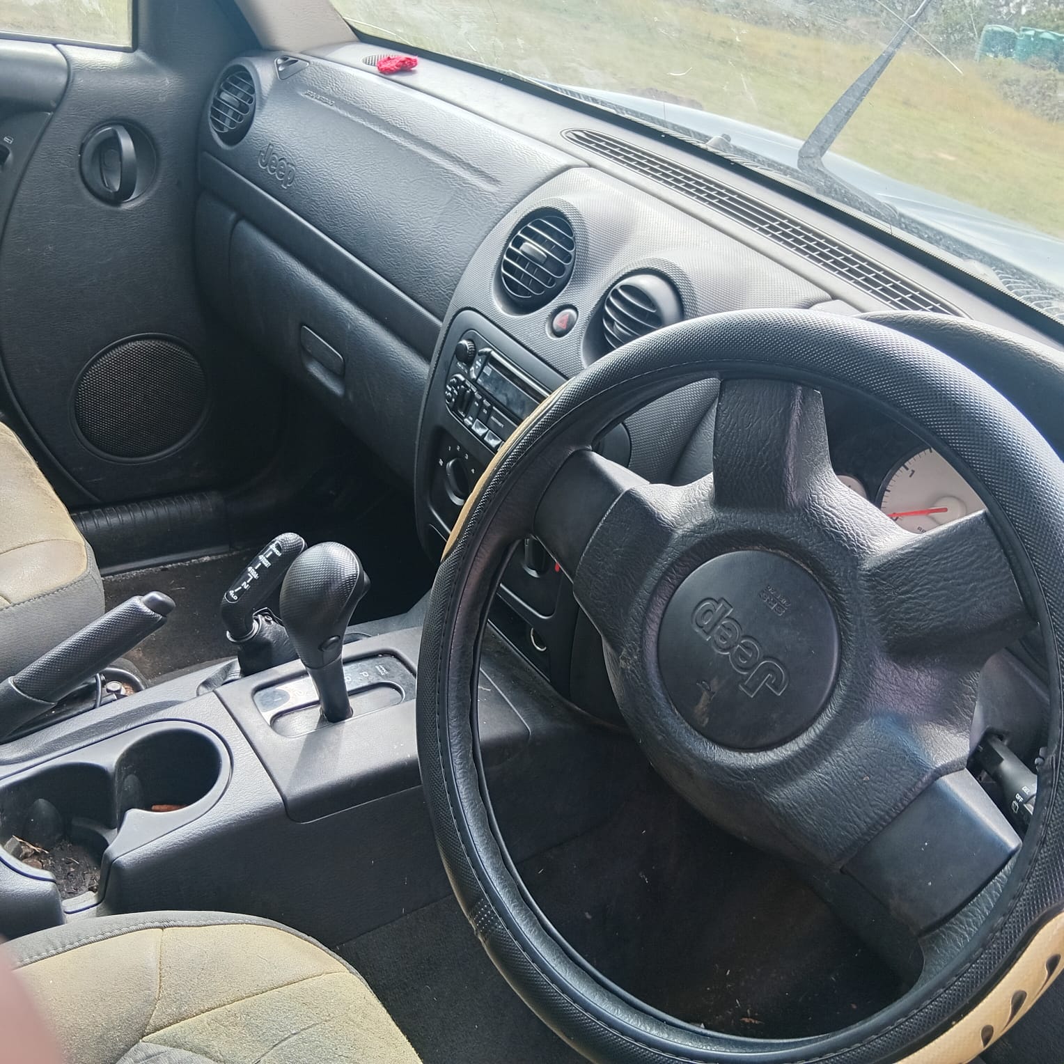 2004 Jeep Cherokee - Photo 3