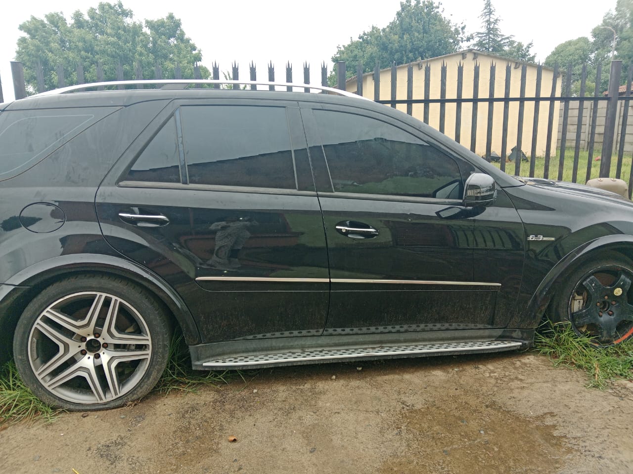 2010 Mercedes-AMG ML - Photo 2