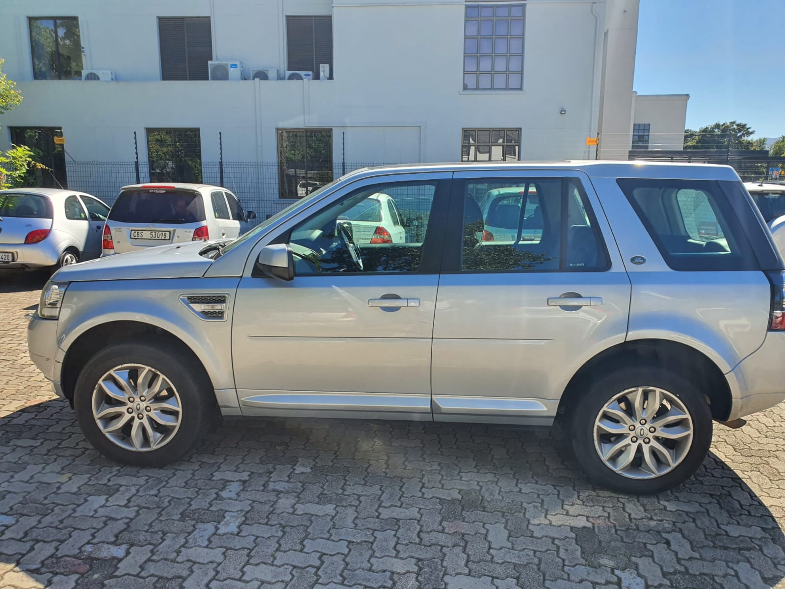 2014 Land Rover Freelander - Photo 2