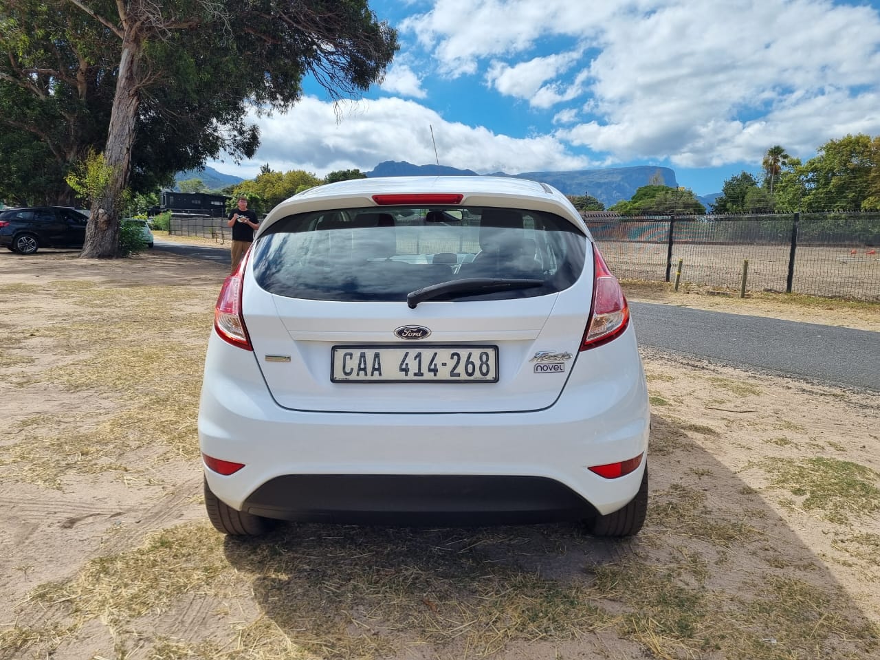 2016 Ford Fiesta - Photo 4