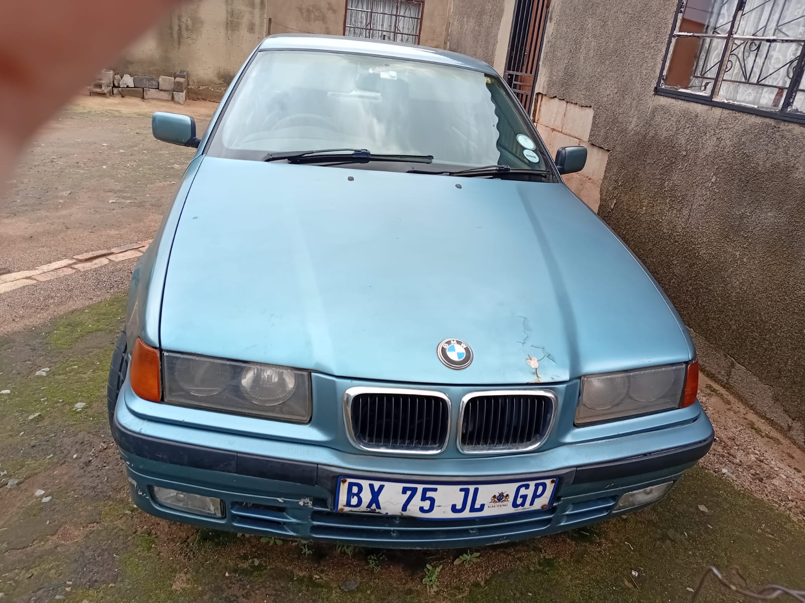 1996 BMW 3 Series - Photo 2