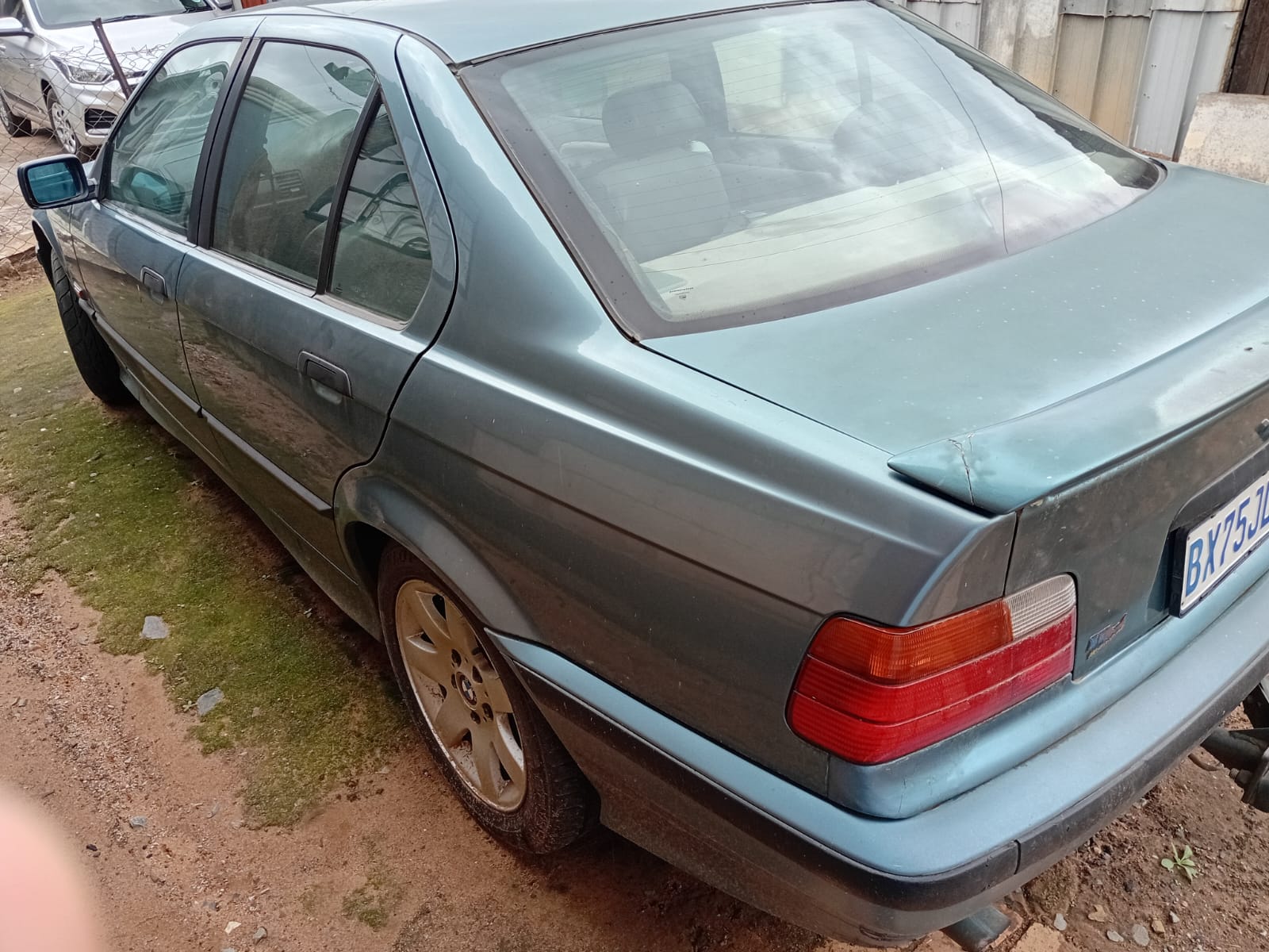 1996 BMW 3 Series - Photo 4