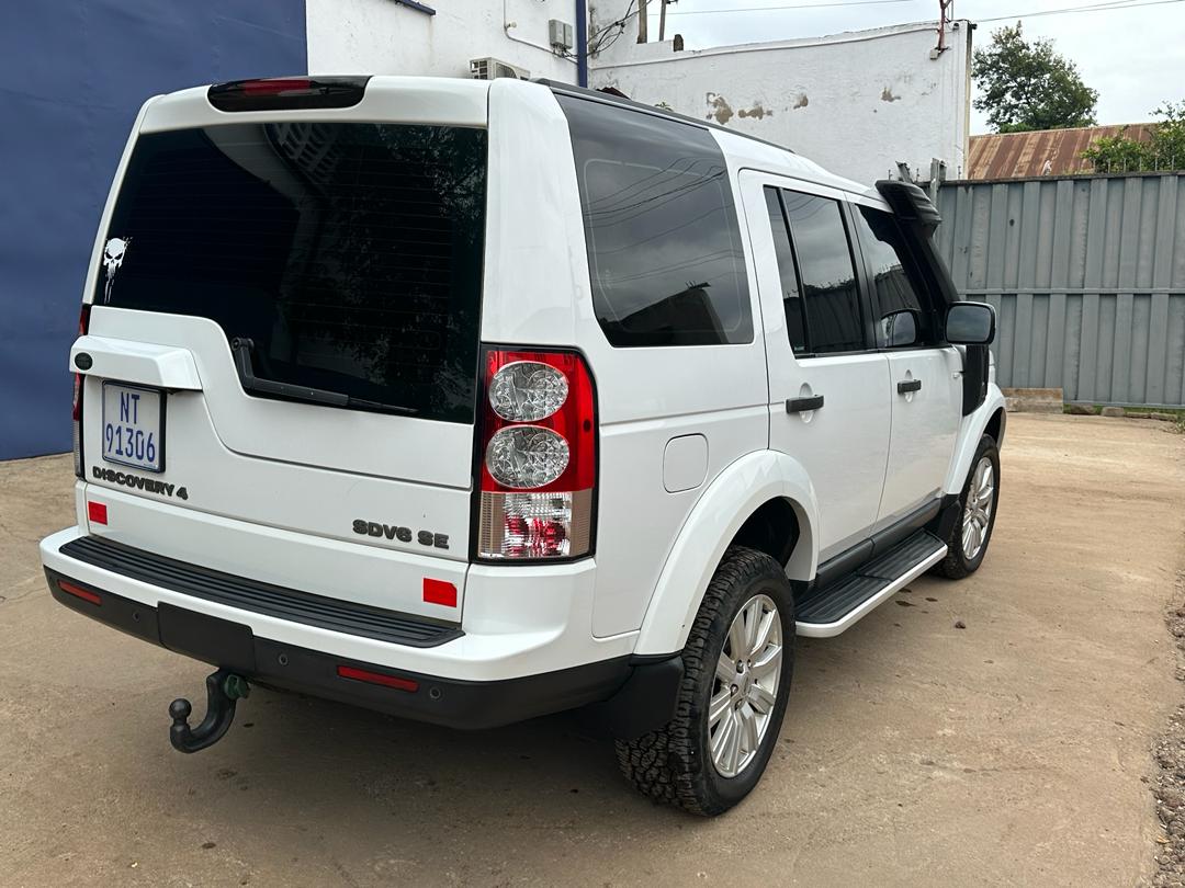 2013 Land Rover Discovery - Photo 4