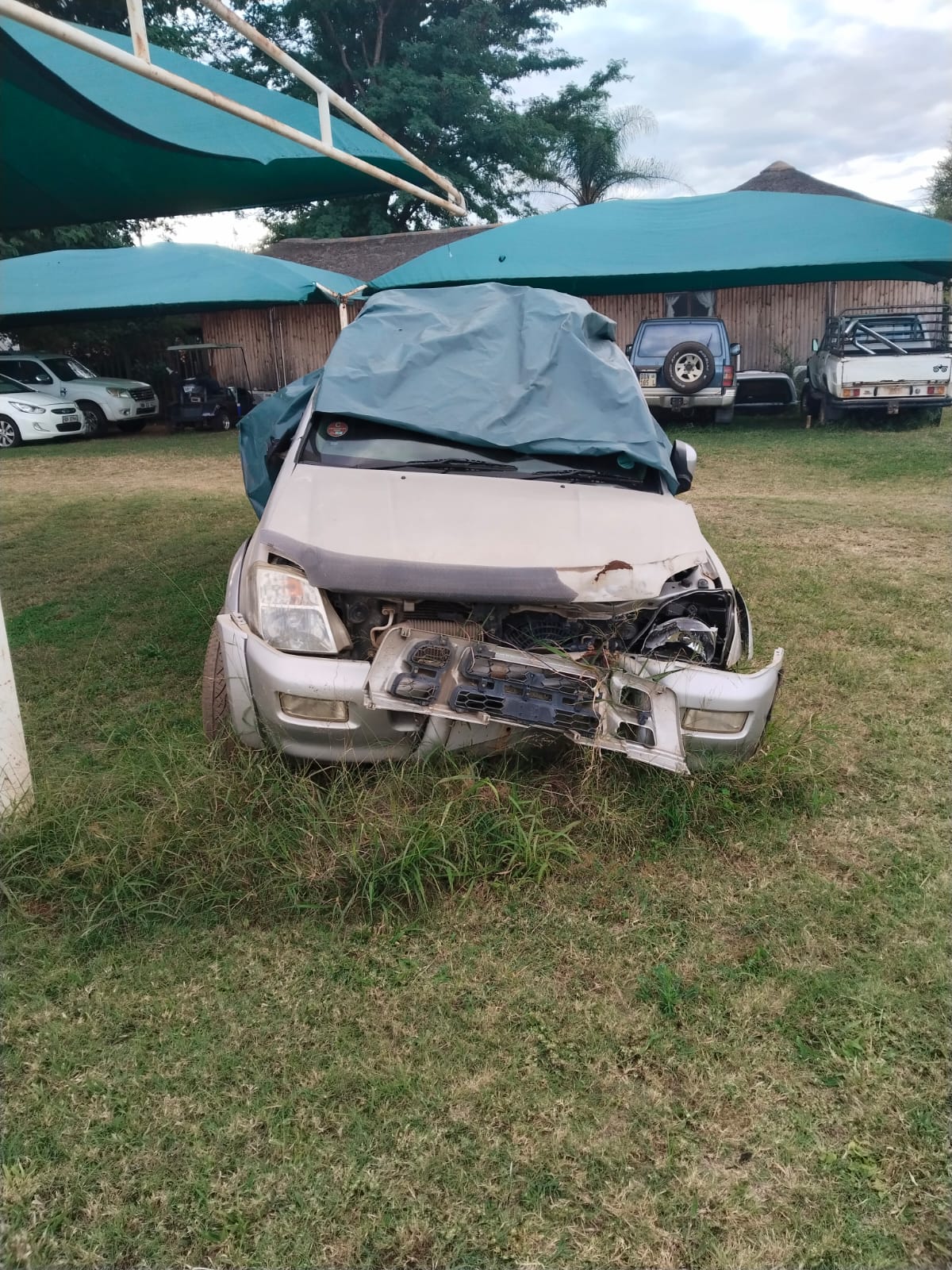 2005 Isuzu KB - Photo 2