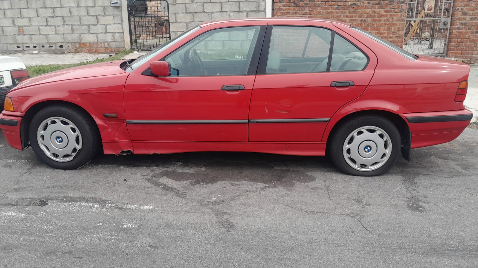 1994 BMW 3 Series - Photo 3