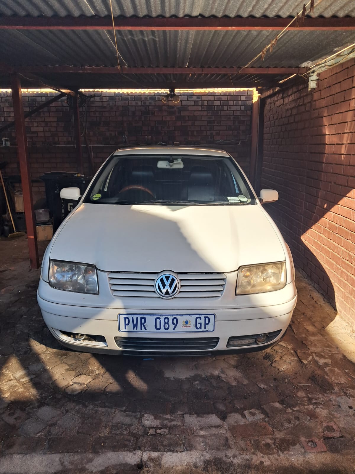 2004 Volkswagen Jetta - Photo 2