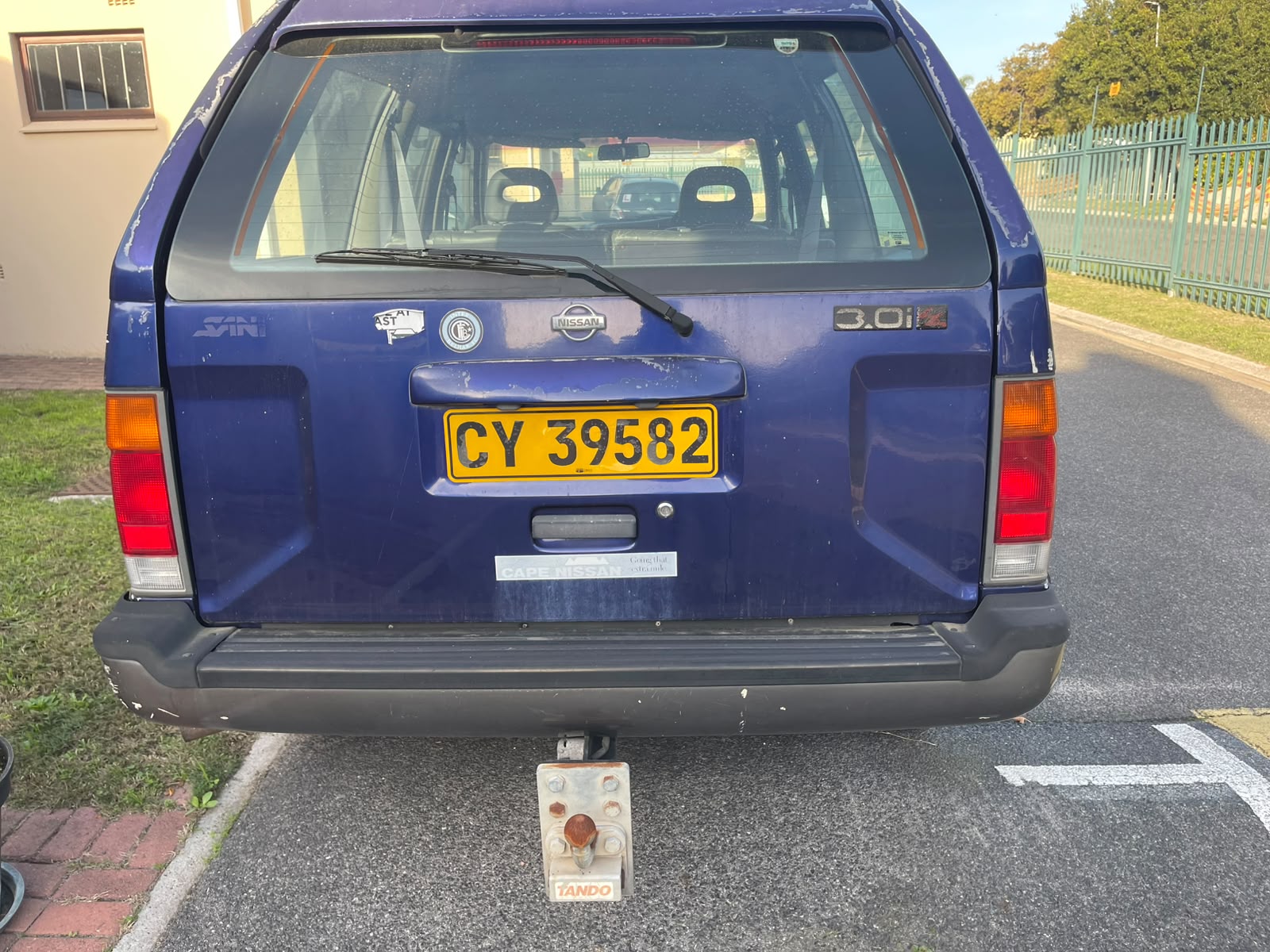 1998 Nissan Sani - Photo 4