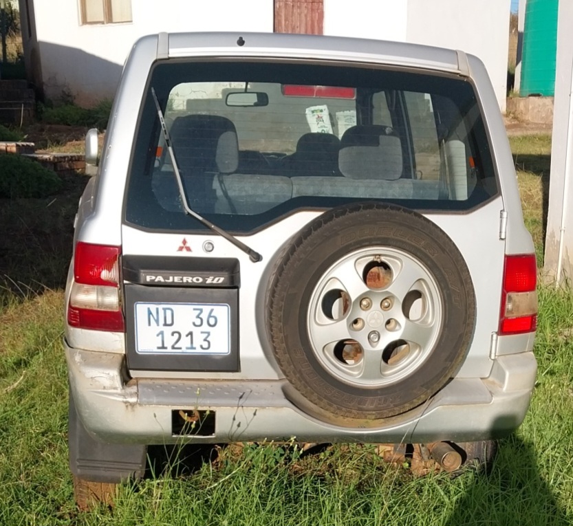 2002 Mitsubishi Pajero iO - Photo 3
