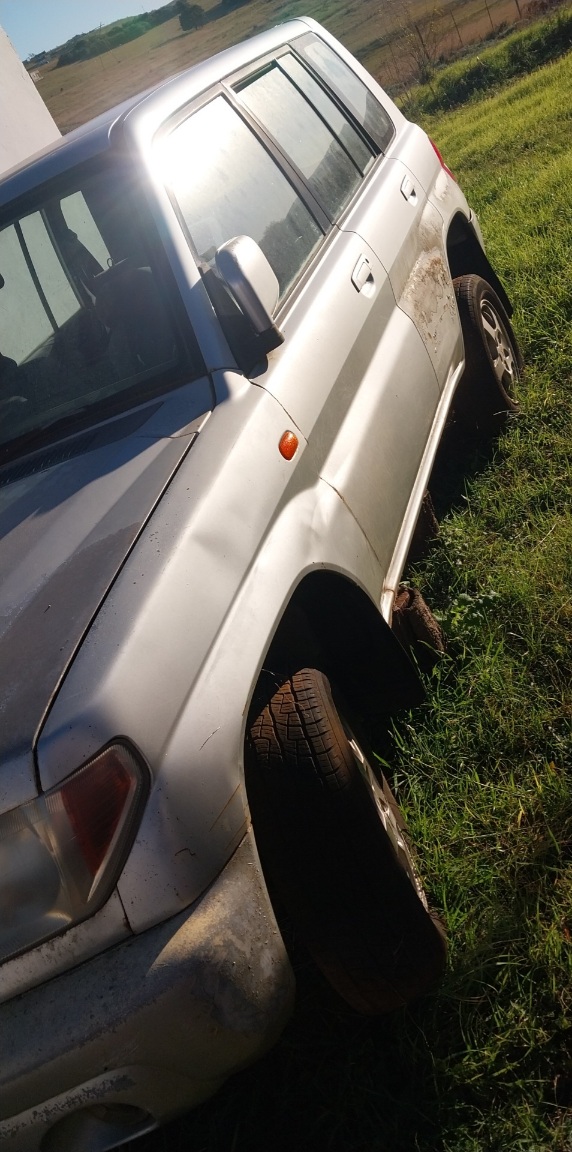 2002 Mitsubishi Pajero iO - Photo 4