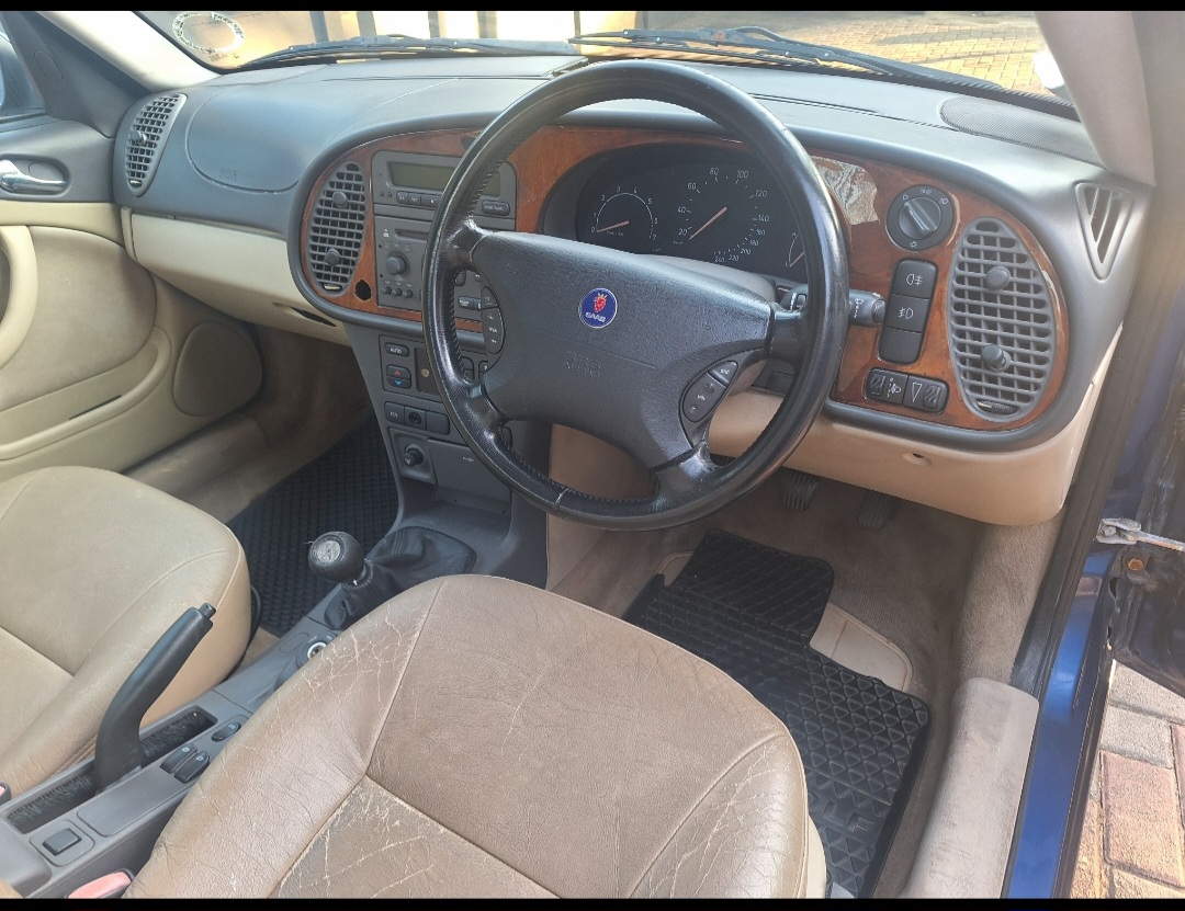 2002 Saab 9-3 - Photo 3