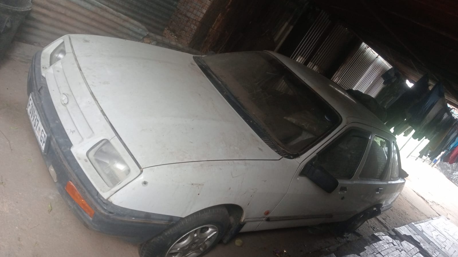 1985 Ford Cortina - Photo 1